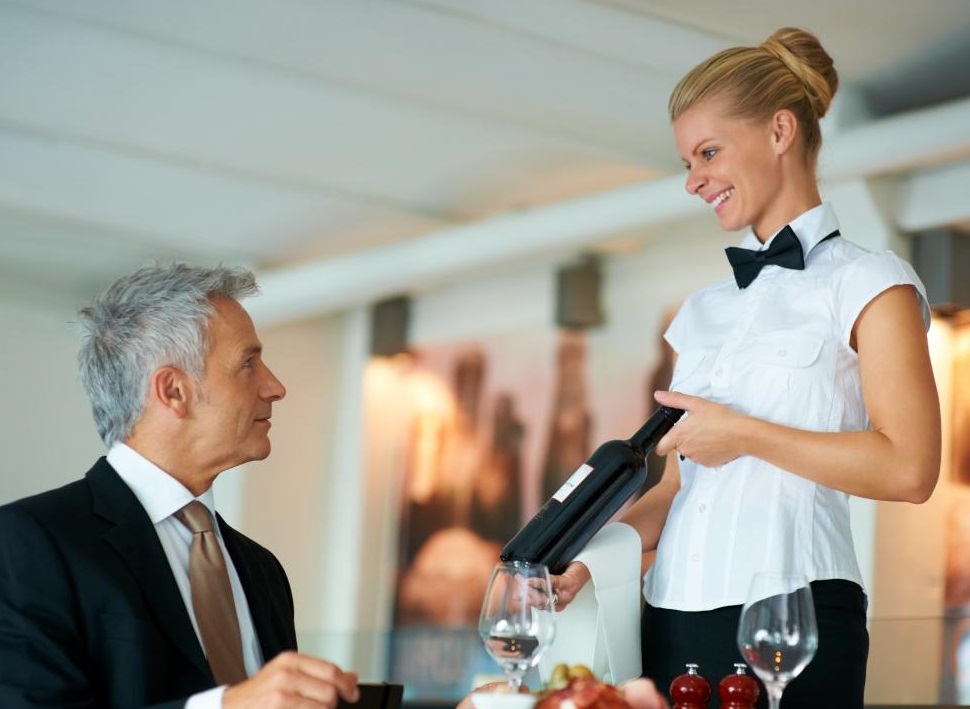 hairstyle for waitresses